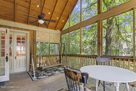 Exterior - 1520 Greymont St, Jackson, MS 39202 photo 5 of 9