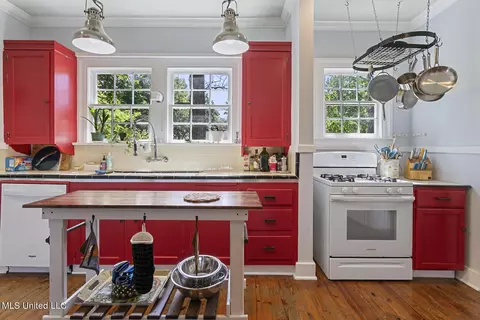Kitchen - 1520 Greymont St, Jackson, MS 39202 photo 3 of 5