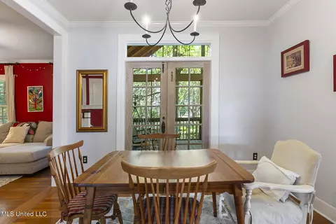 Dining - 1520 Greymont St, Jackson, MS 39202 photo 2 of 3