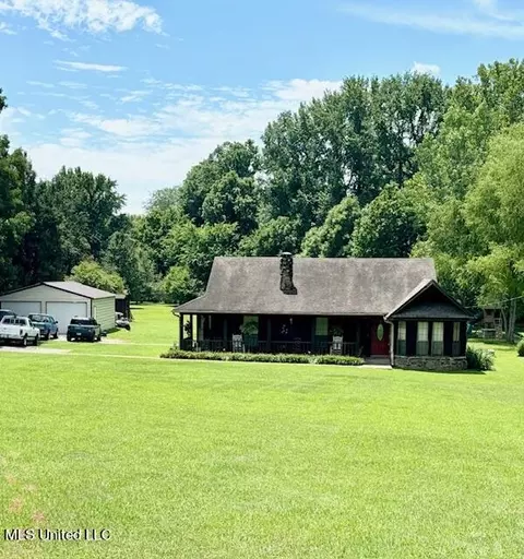 6895 Hughey Meadows Cv, Walls, MS 38680