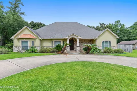 939 S Campbell Dr, Biloxi, MS 39532