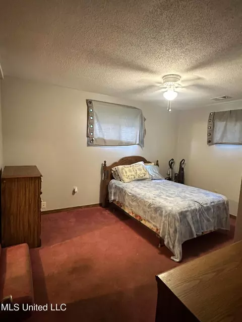 Bedroom - 24076 Highway 8 E, Grenada, MS 38901 photo 1 of 2