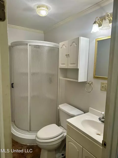 Bath - 24076 Highway 8 E, Grenada, MS 38901 photo 2 of 2
