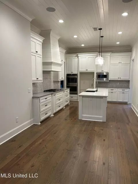 Kitchen - 317 Penrose Pl, Madison, MS 39110 photo 1 of 2