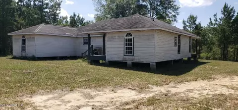 1030 Man Moulds Rd, Lucedale, MS 39452