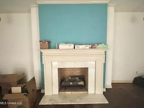 Living - 145 Bristol Blvd, Jackson, MS 39204 photo 2 of 3