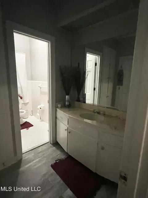 Bath - 145 Bristol Blvd, Jackson, MS 39204 photo 2 of 2