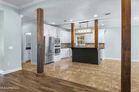 Kitchen - 608 Highleadon Pl, Madison, MS 39110 photo 1 of 4