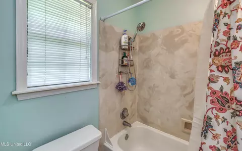 Bath - 127 Sumac Dr, Madison, MS 39110 photo 1 of 3