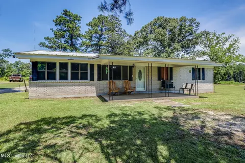 869 City Rd, Perkinston, MS 39573