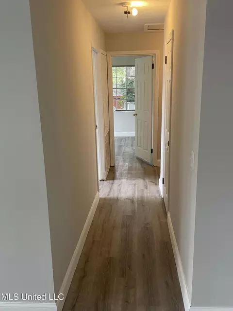 Entry Way - 1108 NE Mclauren, Magee, MS 39111 photo 2 of 2
