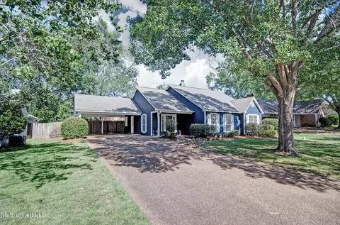 Exterior - 861 Laurel Dr, Flowood, MS 39232 photo 2 of 5