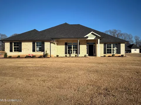 7810 Mary Mccoy Dr, Horn Lake, MS 38637