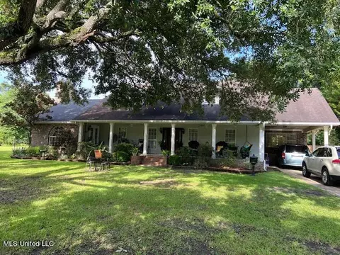 903 Belair St, Pascagoula, MS 39567