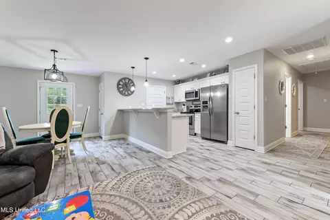912 Central Ave, Picayune, MS 39466 photo 4