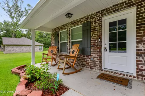 912 Central Ave, Picayune, MS 39466 photo 2