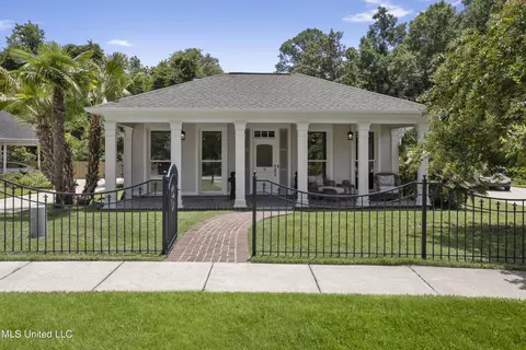 1529 Magnolia St #9, Gulfport, MS 39507