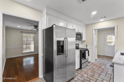 305 Camelia Trl, Brandon, MS 39047 photo 17