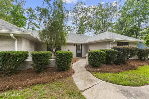 305 Camelia Trl, Brandon, MS 39047 photo 4
