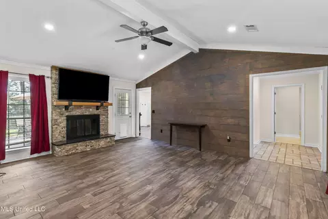 305 Camelia Trl, Brandon, MS 39047 photo 11