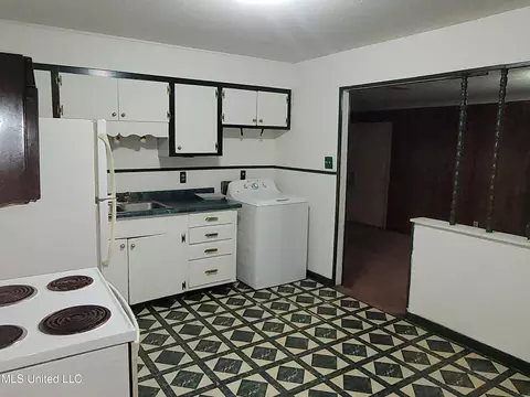Kitchen - 3822 N Wabash St, Jackson, MS 39213 photo 1 of 2