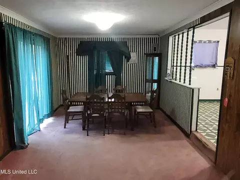 Dining - 3822 N Wabash St, Jackson, MS 39213 photo 1 of 3