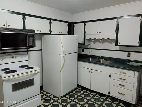 Kitchen - 3822 N Wabash St, Jackson, MS 39213 photo 2 of 2