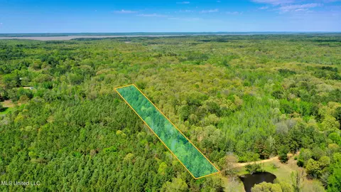 501 Deer Alley Dr, Batesville, MS 38606