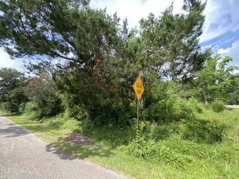 3639 Foster Dr, Pass Christian, MS 39571