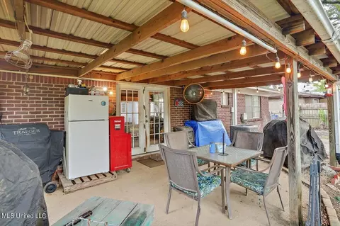 Exterior - 2813 Pine Circle Dr, Pearl, MS 39208 photo 3 of 5