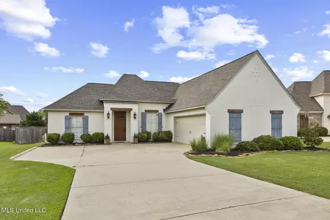 121 Sweetbriar Dr, Canton, MS 39046