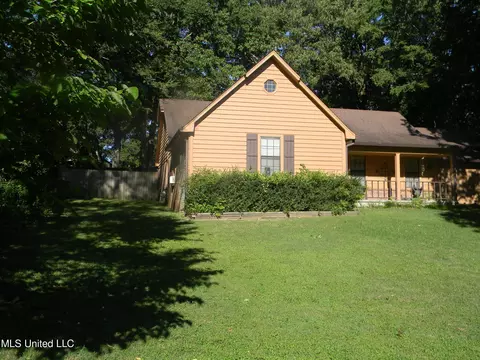 2155 Taryn Ln, Nesbit, MS 38651