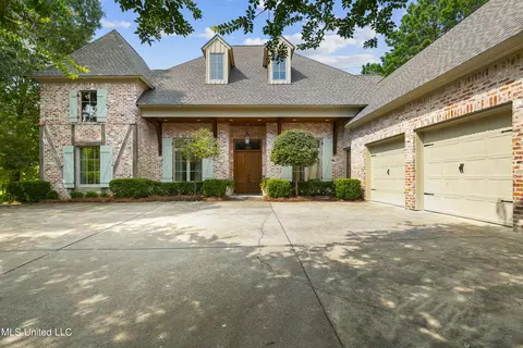 Exterior - 107 Fenwick Cir, Madison, MS 39110 photo 4 of 27