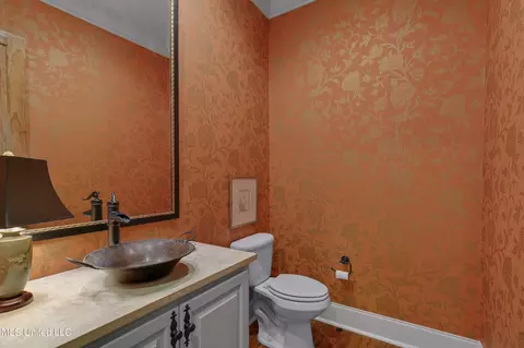 Bath - 107 Fenwick Cir, Madison, MS 39110 photo 1 of 11