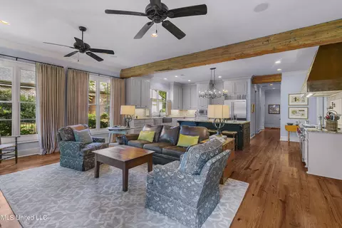 Living - 107 Fenwick Cir, Madison, MS 39110 photo 6 of 9