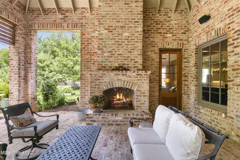 Exterior - 107 Fenwick Cir, Madison, MS 39110 photo 6 of 27