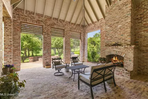 Exterior - 107 Fenwick Cir, Madison, MS 39110 photo 8 of 27