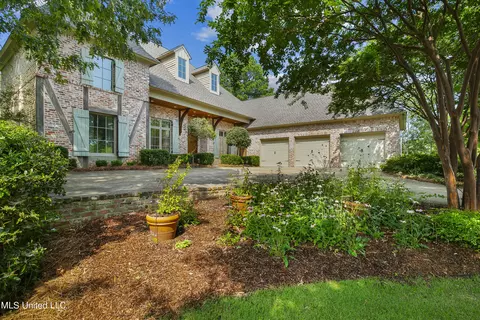 Exterior - 107 Fenwick Cir, Madison, MS 39110 photo 3 of 27