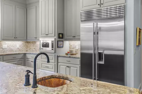 Kitchen - 107 Fenwick Cir, Madison, MS 39110 photo 4 of 12