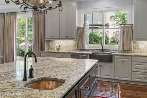 Kitchen - 107 Fenwick Cir, Madison, MS 39110 photo 6 of 12