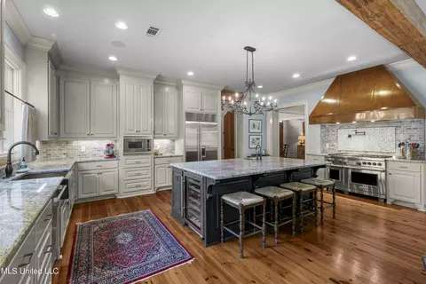 Kitchen - 107 Fenwick Cir, Madison, MS 39110 photo 2 of 12