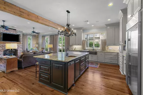 Kitchen - 107 Fenwick Cir, Madison, MS 39110 photo 5 of 12