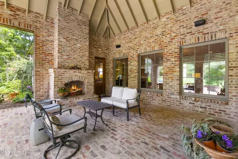 Exterior - 107 Fenwick Cir, Madison, MS 39110 photo 5 of 27