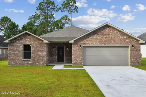 2025 Parkview Dr, Gautier, MS 39553