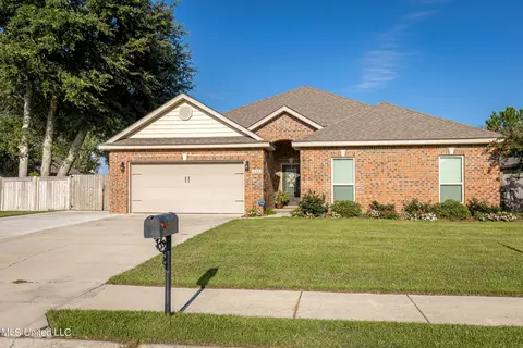 111 Needlerush Pl, Ocean Springs, MS 39564