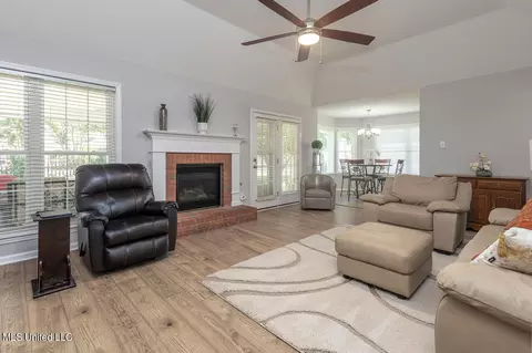 1405 N Pendulum Dr, Hernando, MS 38632 photo 6