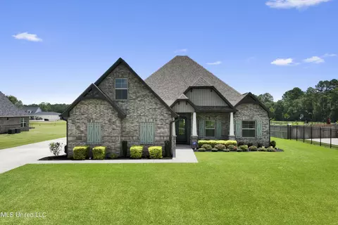 9872 Daisy Vestry Rd, Biloxi, MS 39532