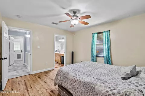 Bedroom - 24380 Wayne Bond Rd, Saucier, MS 39574 photo 3 of 6