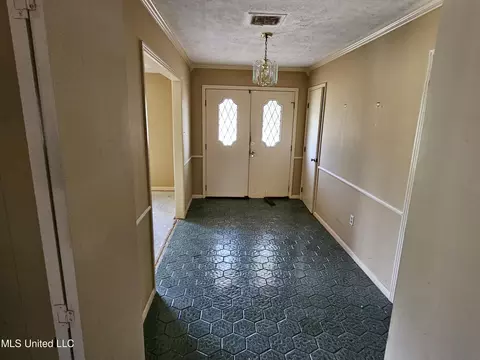 Entry Way - 816 Winthrop Cir, Jackson, MS 39206 photo 1 of 1