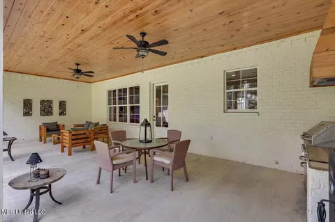 Exterior - 172 Fallen Oaks Dr, Brandon, MS 39047 photo 9 of 16